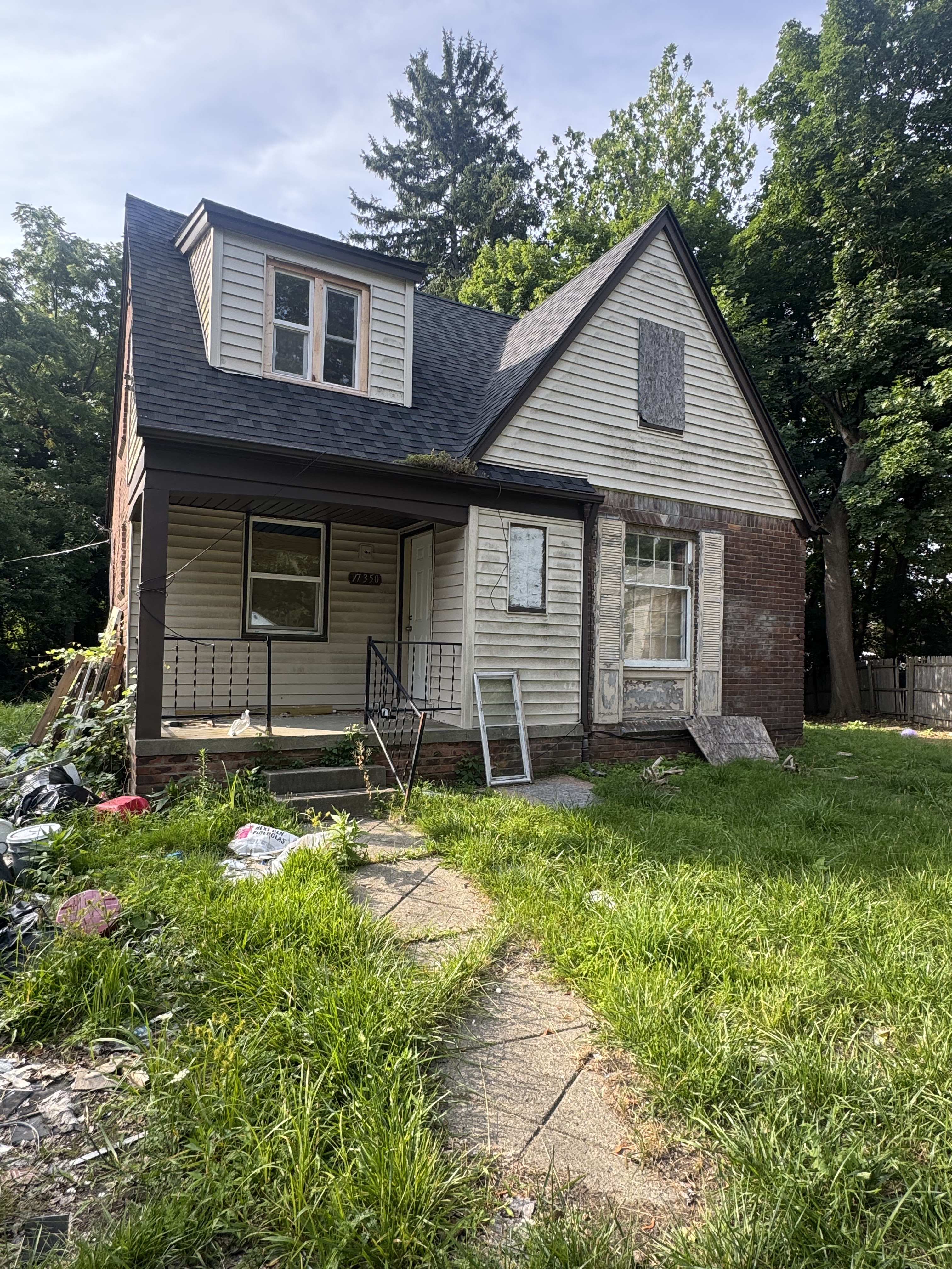 17350 Cooley Street &mdash; property photo 2 of 21